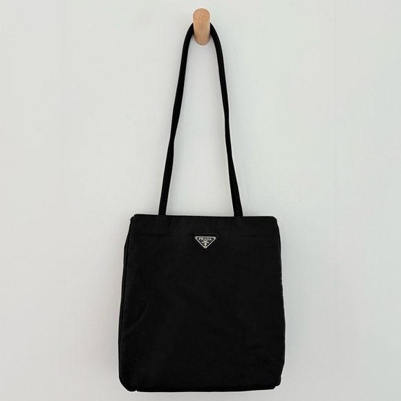 Vintage Prada black nylon Tessuto medium tote bag - Picture 2 of 8